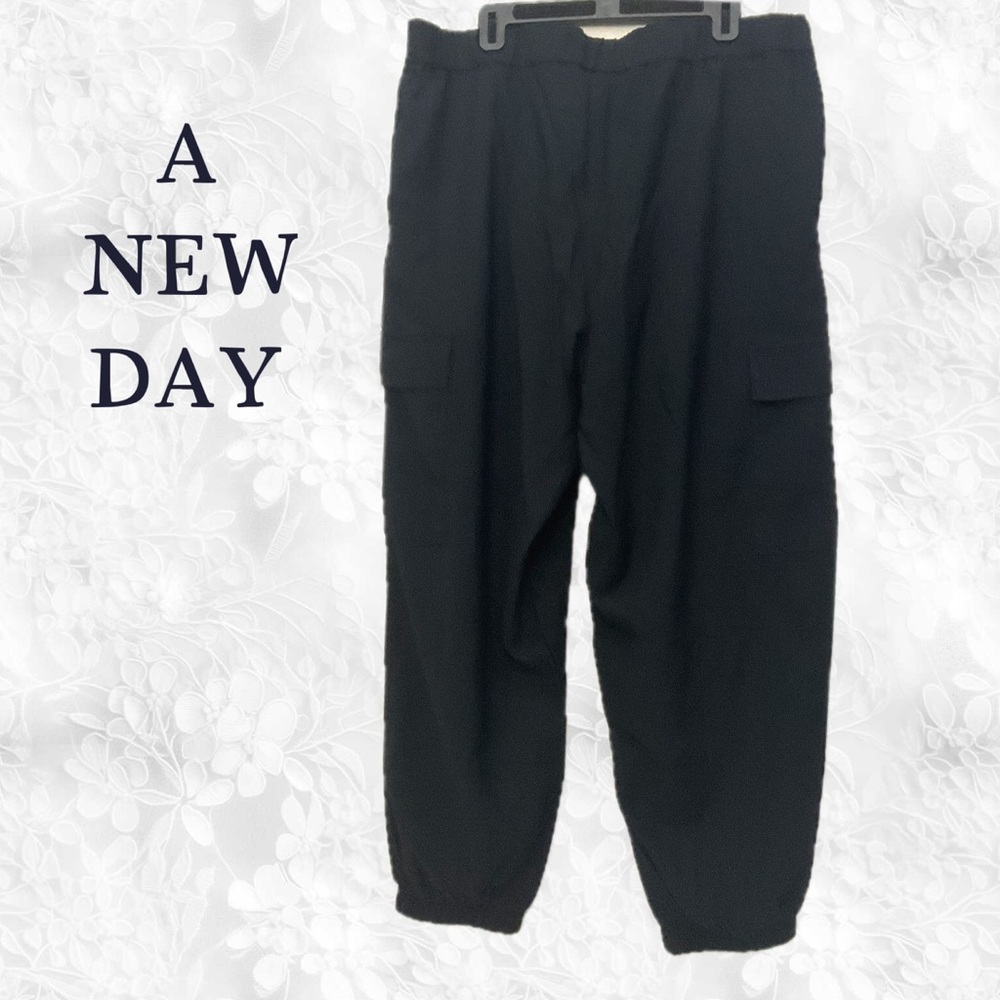 A New Day Black Cargo Pants NWOT (oversized) 19" waist, 27" inseam, 13" rise - Picture 2 of 3